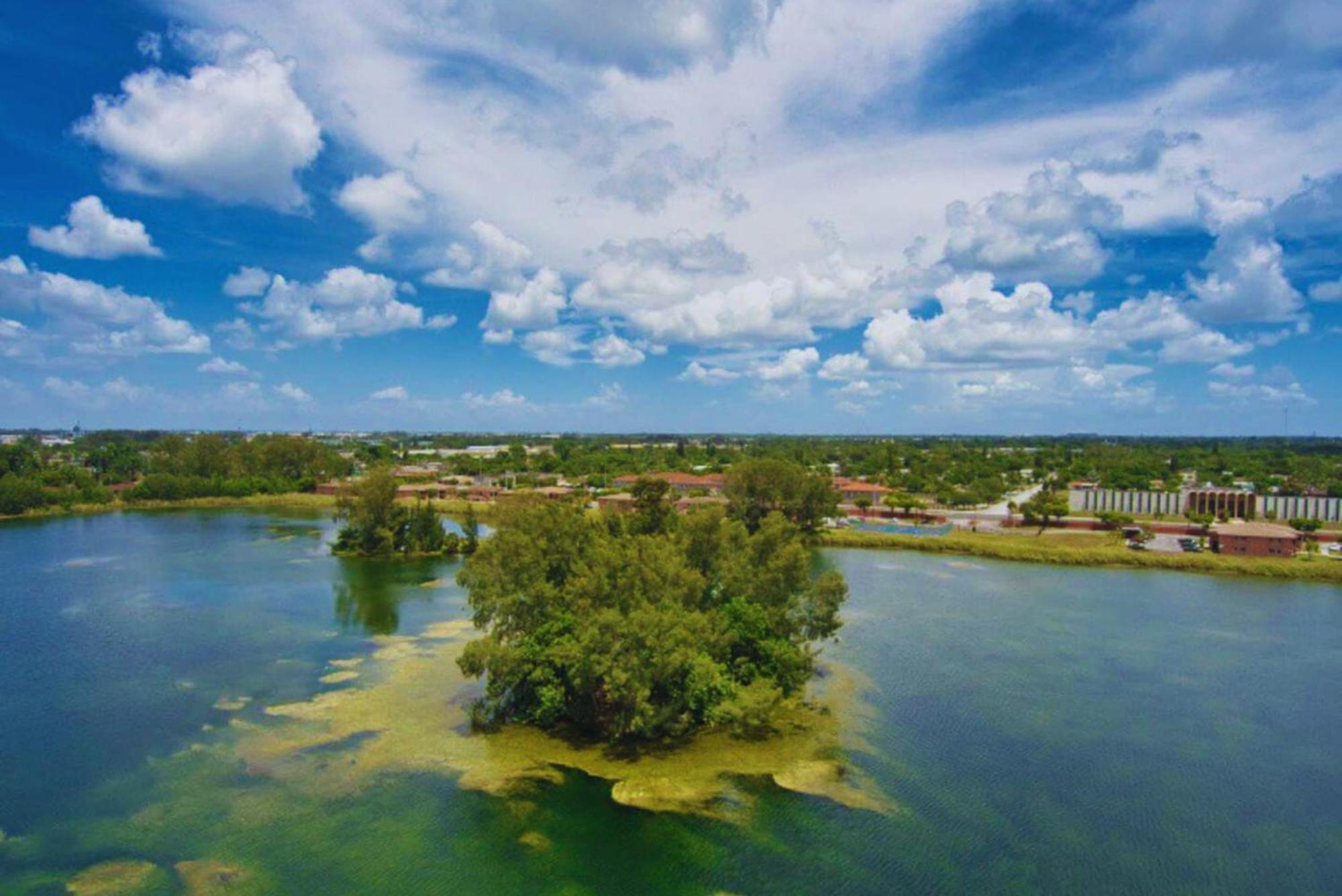 Luxe Waterfront Mansion W Private Nightclub, Cinema, Game Room, Gym & Pool Miami Exterior photo